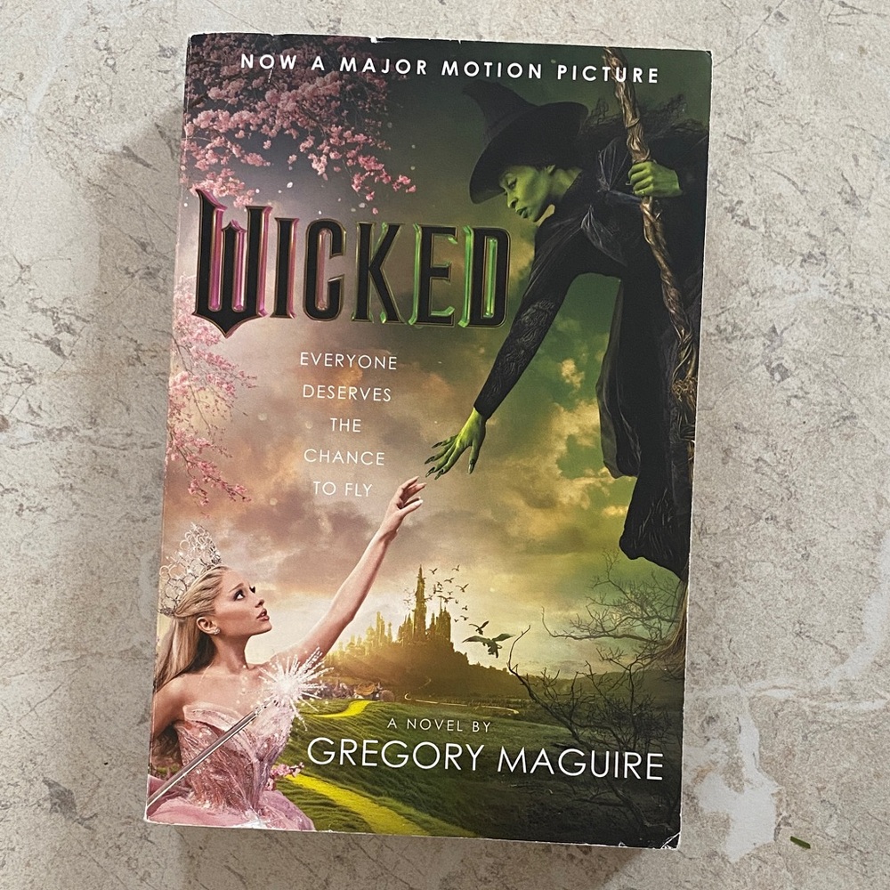 Wicked Paperback Novel Gregory Maguire